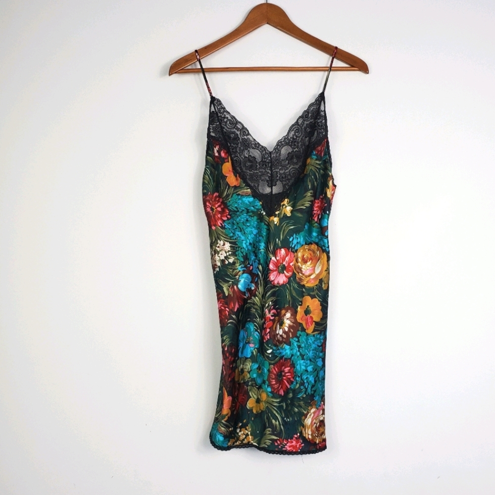 VINTAGE VAL MODE Floral Lace Mini Nightgown Slip